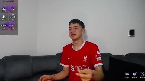 Snapshot of twink_daren chatting on 03.08.25 Mr Daren online show from 03.08.25