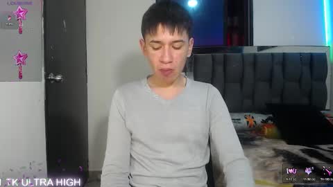 Snapshot of twink_daren chatting on 03.12.25 Mr Daren online show from 03.12.25