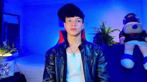 Snapshot of twink_sebas_ chatting on 10.16.25  Bad boy sebastian  online show from 10.16.25