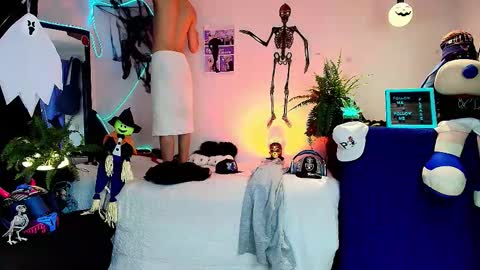 Snapshot of twink_sebas_ chatting on 10.26.25  Bad boy sebastian  online show from 10.26.25