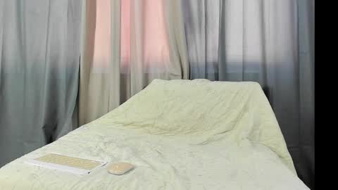 Twink Waldorf online show from 09.22.25