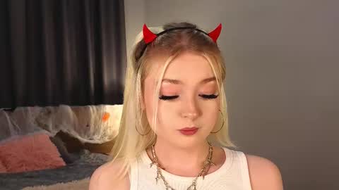 twinklefluff online show from 11.03.25