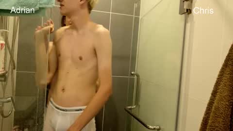Snapshot of twinks_inlove chatting on 09.28.25 Adrian  Chris vers online show from 09.28.25