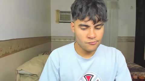 Snapshot of twinkwolf2 chatting on 02.19.26 twinkwolf2 online show from 02.19.26