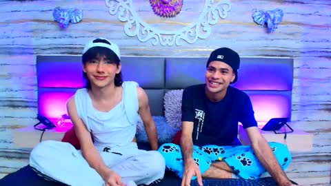 twinslovers_ online show from 09.17.25