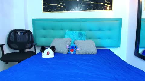 twinslovers_ online show from 10.12.25