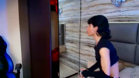 twinslovers_ online show from 11.21.25