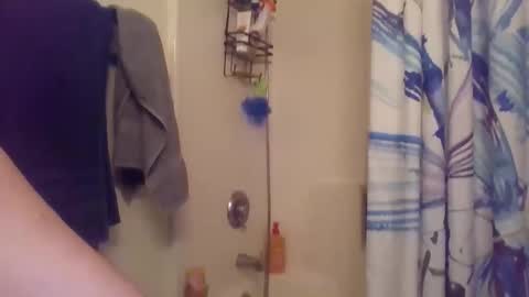 Snapshot of twisty226 chatting on 12.01.25 twisty226 online show from 12.01.25