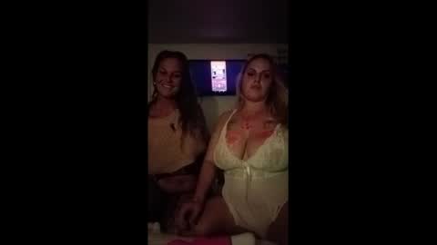 Snapshot of twocrazy85 chatting on 12.21.24 Twocrazy85 online show from 12.21.24