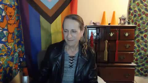 Snapshot of twocumkerry chatting on 10.28.25 twocumkerry online show from 10.28.25