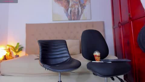 twolattinhot online show from 09.21.25