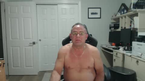 Twopeopleinlove online show from 11.14.25