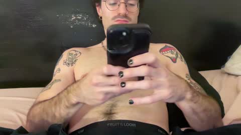 Snapshot of twunkymikey chatting on 01.08.25 twunkymikey online show from 01.08.25