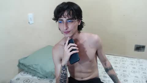 Snapshot of tyler_cx chatting on 10.10.25 tyler_cx online show from 10.10.25