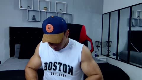 tyler_hank1 online show from 02.01.25