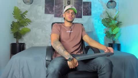 Snapshot of tyler_jonnes chatting on 12.31.24 Tyler online show from 12.31.24
