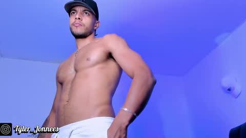 Snapshot of tyler_jonnes chatting on 10.20.25 Tyler online show from 10.20.25