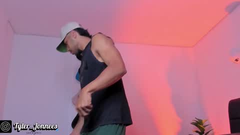 Snapshot of tyler_jonnes chatting on 10.21.25 Tyler online show from 10.21.25