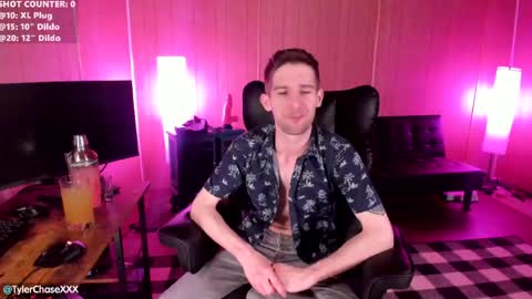Snapshot of tylerchasexxx chatting on 04.09.26 Tyler Chase online show from 04.09.26