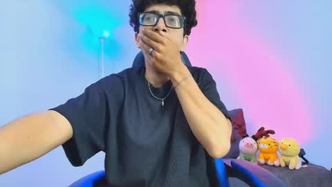   online show from 12.04.25