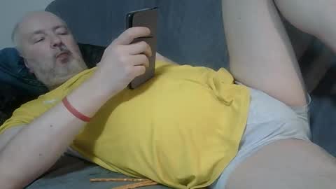 Snapshot of tymoteus chatting on 10.21.25 tymoteus online show from 10.21.25