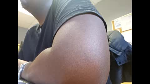 Snapshot of tyroneall chatting on 11.04.25 tyroneall online show from 11.04.25