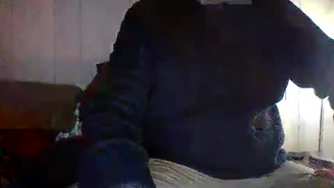 Snapshot of u_caught_us chatting on 01.05.25 u_caught_us online show from 01.05.25