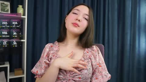 Snapshot of udelaborom chatting on 01.30.25 Lili online show from 01.30.25