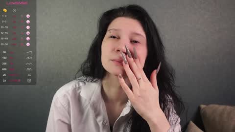 Snapshot of udelaborom chatting on 01.31.25 Lili online show from 01.31.25