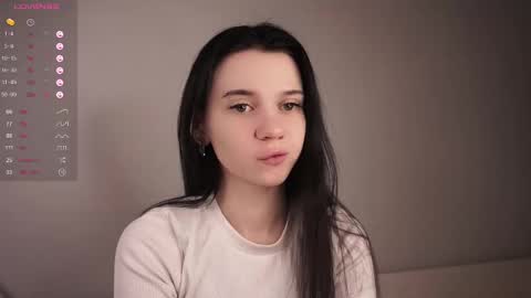 Snapshot of udelaborom chatting on 02.18.25 Lili online show from 02.18.25