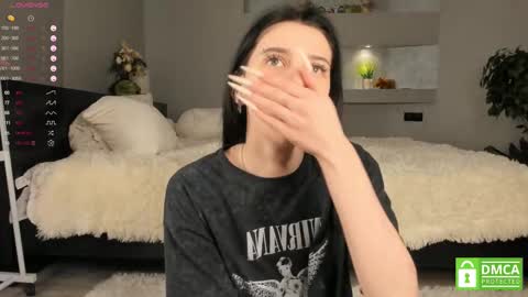 Snapshot of udelaborom chatting on 02.23.25 Lili online show from 02.23.25