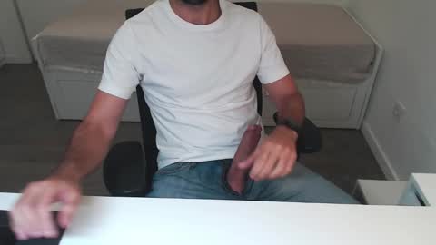 Ulep online show from 10.16.25