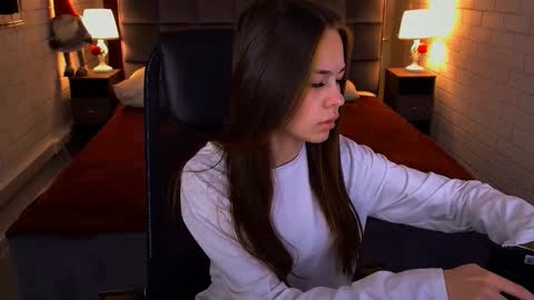 Snapshot of ulianeer chatting on 02.04.26 Ulia online show from 02.04.26