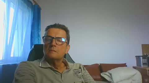 Snapshot of ulmeni7 chatting on 10.19.25 ulmeni7 online show from 10.19.25