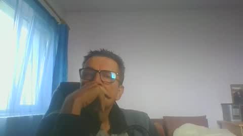 Snapshot of ulmeni7 chatting on 10.26.25 ulmeni7 online show from 10.26.25