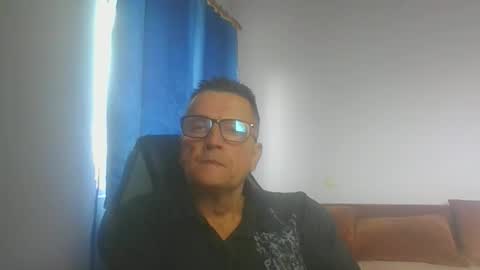 Snapshot of ulmeni7 chatting on 10.28.25 ulmeni7 online show from 10.28.25