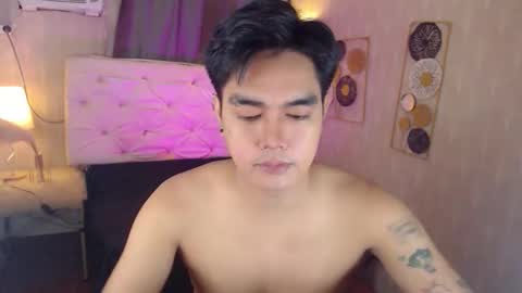 Snapshot of ultimatesexytrans chatting on 11.12.25 Alex online show from 11.12.25