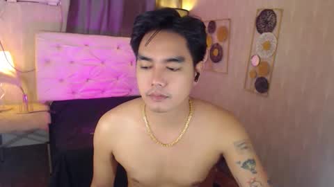 Snapshot of ultimatesexytrans chatting on 11.23.25 Alex online show from 11.23.25