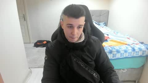 Snapshot of ulxer chatting on 01.02.25 hi im mike tyson - online show from 01.02.25
