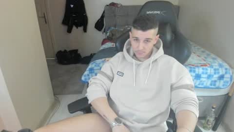 Snapshot of ulxer chatting on 02.01.25 hi im mike tyson - online show from 02.01.25