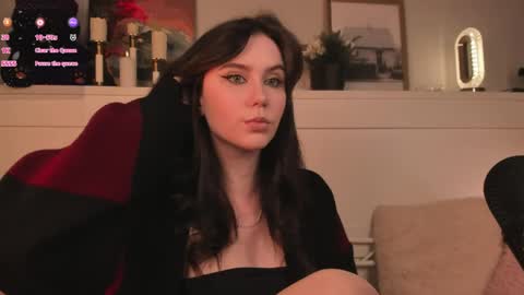 Una  online show from 05.15.26