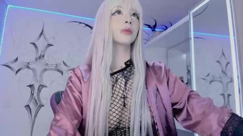 Snapshot of unachimbaherida chatting on 02.10.25 Elle Danielle  online show from 02.10.25