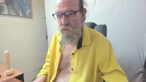 Snapshot of uncle_hottiecb chatting on 02.27.26 Uncle Hottie online show from 02.27.26