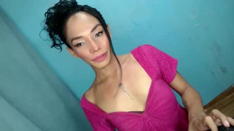 Snapshot of uncut_queen chatting on 12.03.25 LOVELY JANE online show from 12.03.25