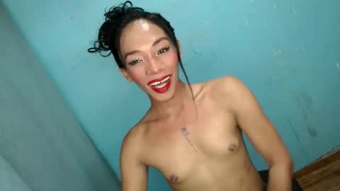 Snapshot of uncut_queen chatting on 12.05.25 LOVELY JANE online show from 12.05.25