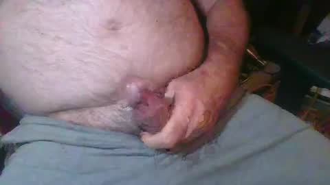 Snapshot of uncutmike7x5 chatting on 12.18.24 uncutmike7x5 online show from 12.18.24
