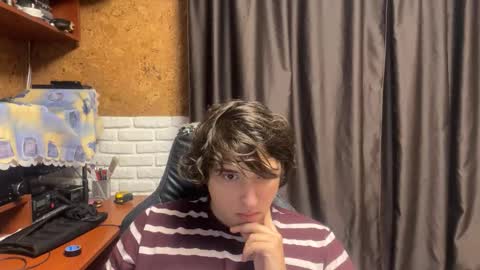 Snapshot of unholy_heat chatting on 09.30.25 Anri online show from 09.30.25