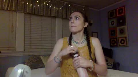 Lola Moonstone online show from 09.27.25