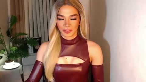 Miss Andrea online show from 10.04.25