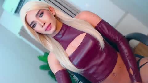 Miss Andrea online show from 04.11.26